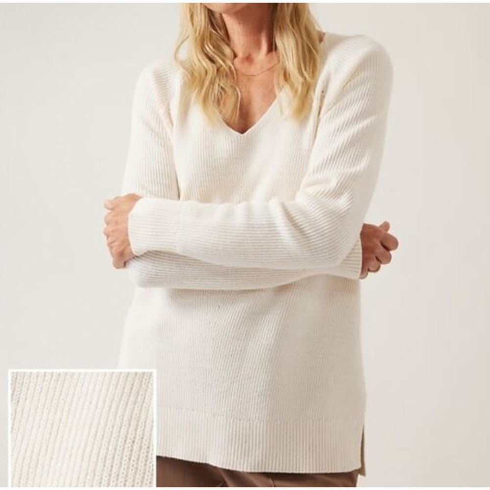 Athleta Hanover V-Neck Sweater Cream Merino Wool Blend Ribbed Knit Size M 882541